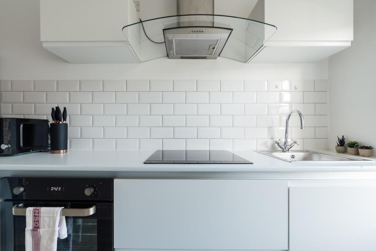 Stunning & Stylish 2 Bed Flat In West London Lejlighed Eksteriør billede