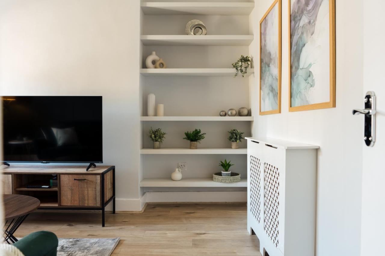 Stunning & Stylish 2 Bed Flat In West London Lejlighed Eksteriør billede