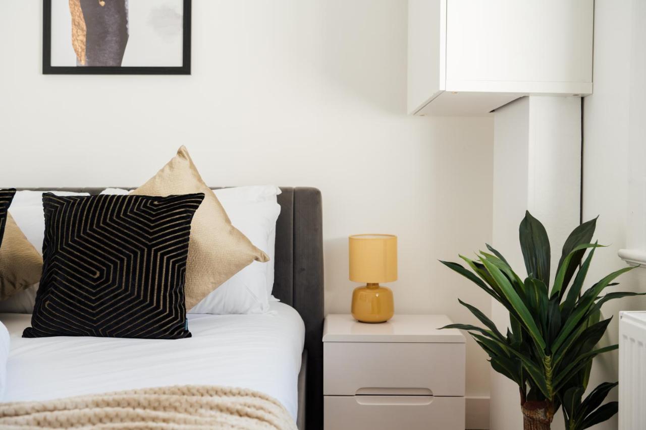 Stunning & Stylish 2 Bed Flat In West London Lejlighed Eksteriør billede