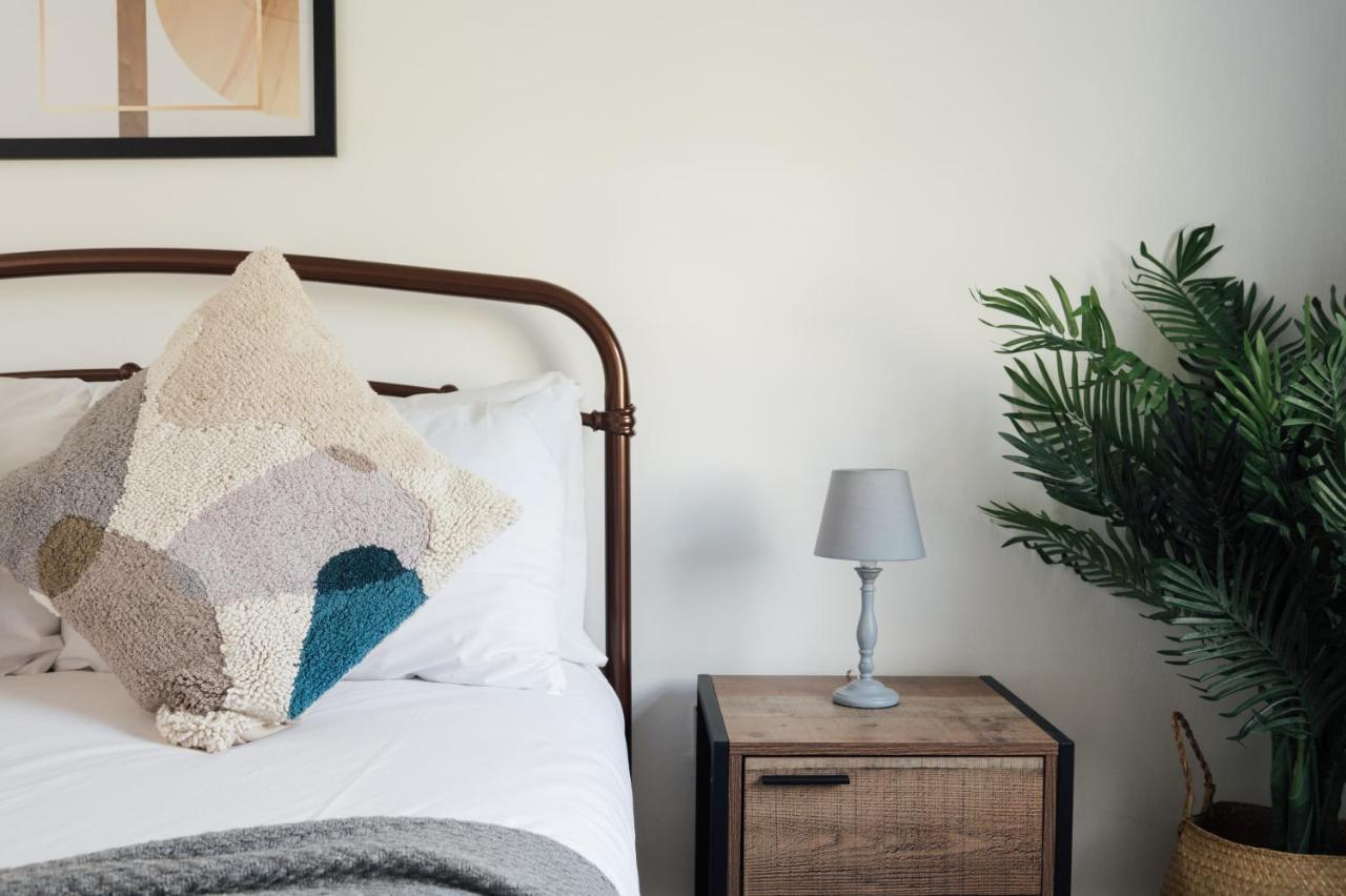 Stunning & Stylish 2 Bed Flat In West London Lejlighed Eksteriør billede