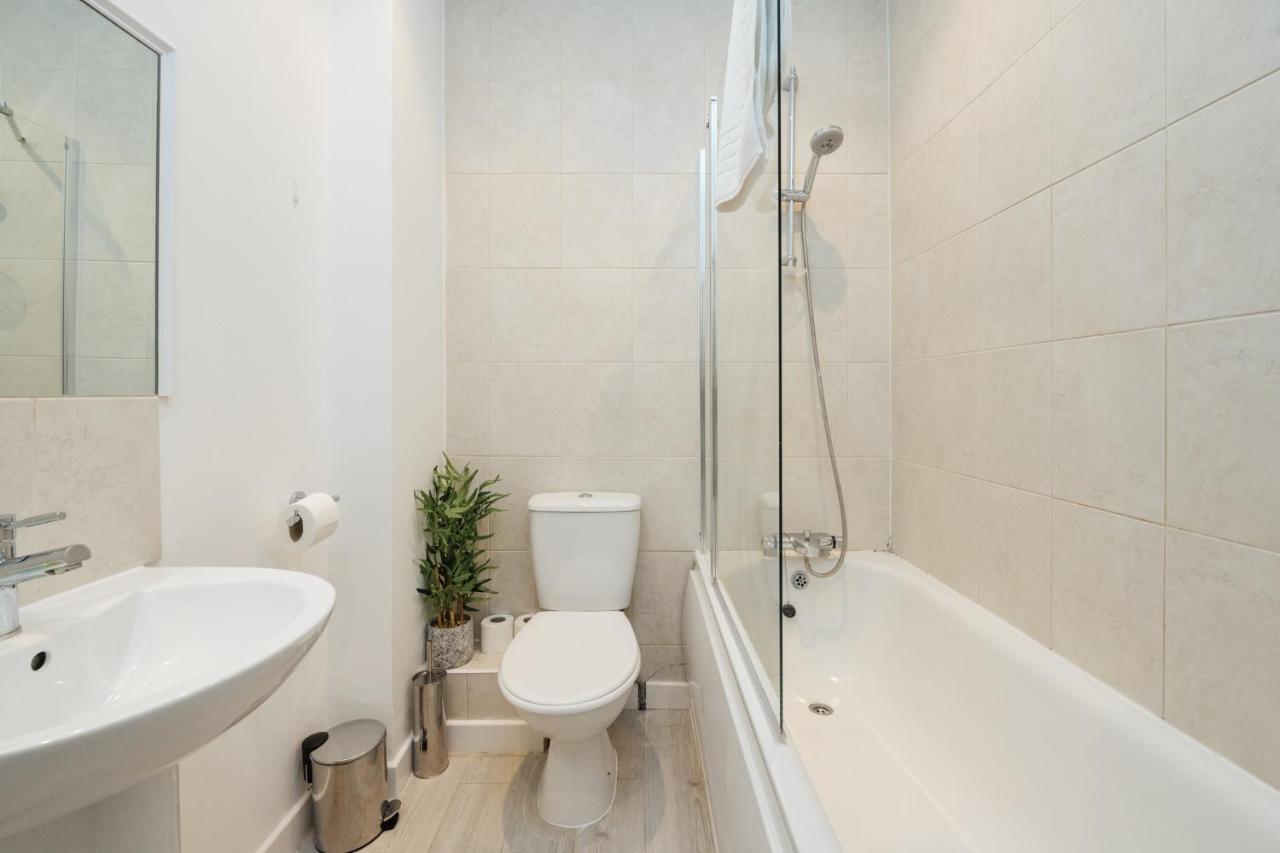Stunning & Stylish 2 Bed Flat In West London Lejlighed Eksteriør billede