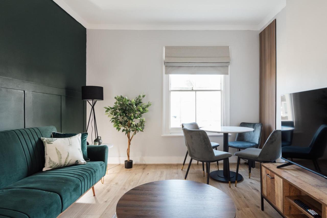 Stunning & Stylish 2 Bed Flat In West London Lejlighed Eksteriør billede