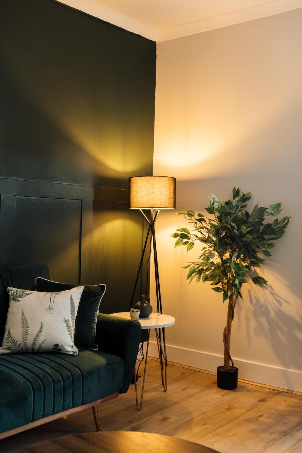 Stunning & Stylish 2 Bed Flat In West London Lejlighed Eksteriør billede